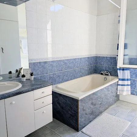 Prázdninový dům Maison Avec Piscine Au Coeur De *